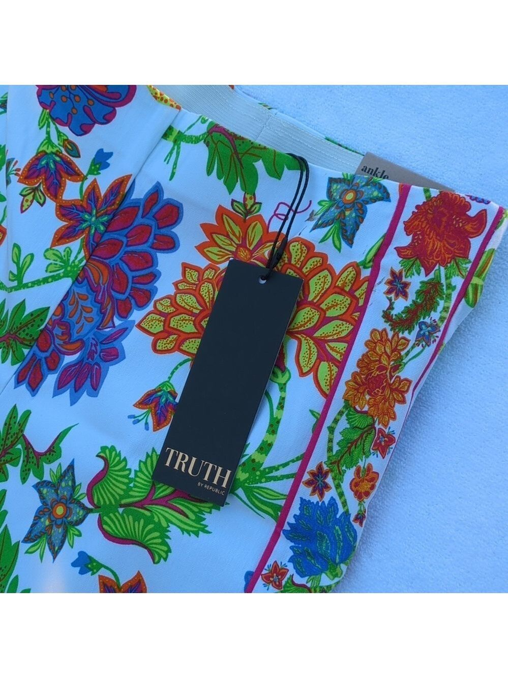 Truth By Republic Vibrant Floral Ankle Women's Pull On Pants, Size 6. NWT - Picture 5 of 8